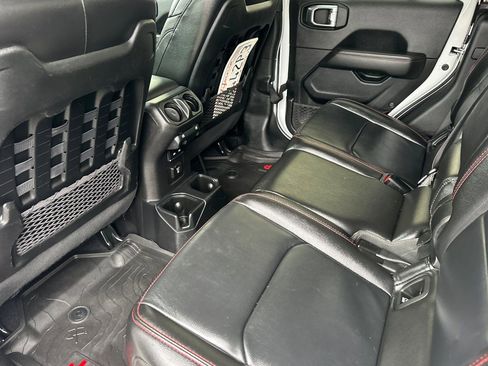 Used 2021 Jeep Gladiator Rubicon AWD/4WD image 14
