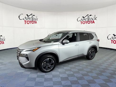 Used 2025 Nissan Rogue SV FWD image 8