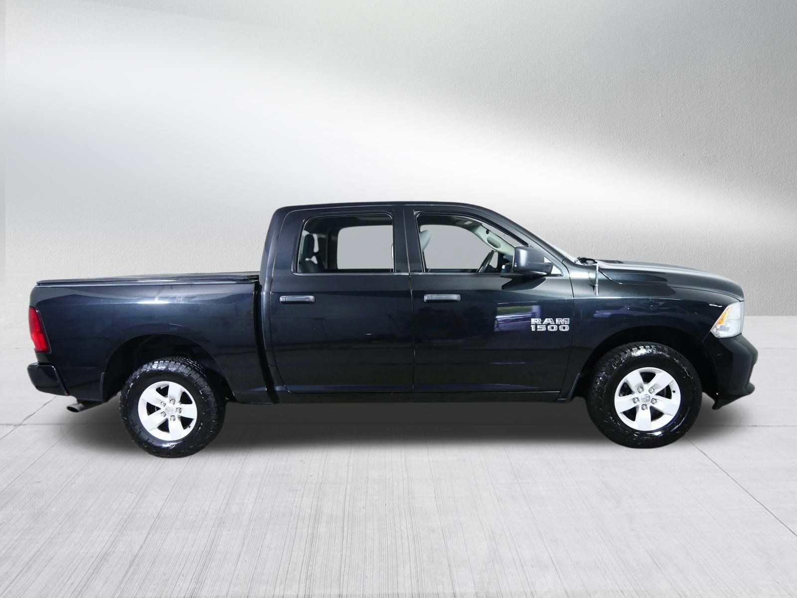 Used 2017 RAM 1500 Express AWD/4WD image 8