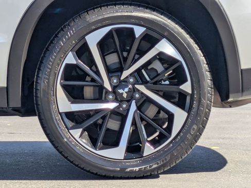 Used 2022 Mitsubishi Outlander SE image 9