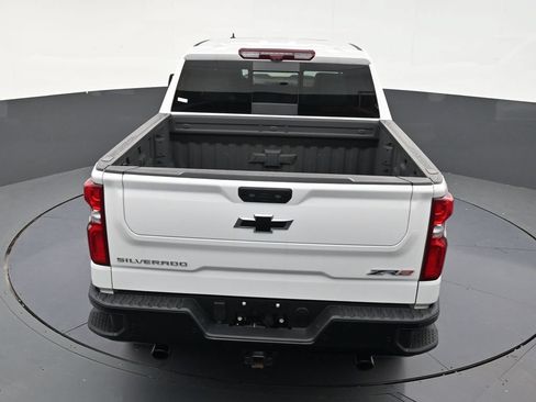 Used 2025 Chevrolet Silverado 1500 ZR2 w/ Technology Package AWD/4WD image 15