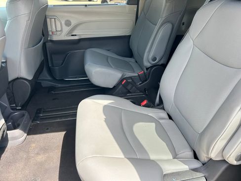 Certified 2023 Toyota Sienna XLE w/ XLE Plus Package FWD image 16