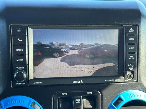 Used 2012 Jeep Wrangler Unlimited Sahara image 42