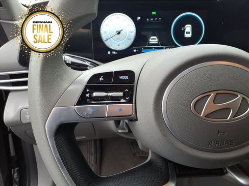 Used 2024 Hyundai Elantra SEL image 13