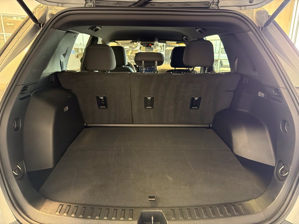 Used 2026 Chevrolet Equinox LT AWD/4WD image 26