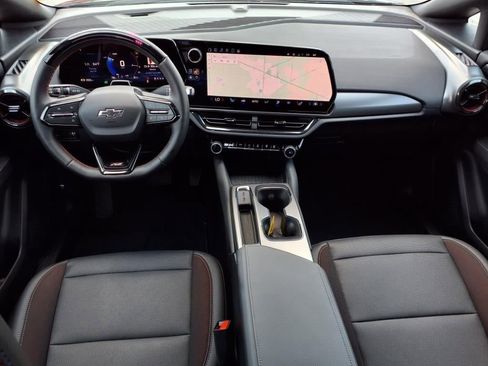 Used 2024 Chevrolet Equinox EV RS FWD image 12