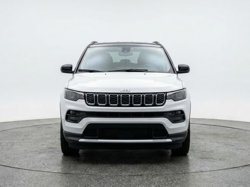 Used 2025 Jeep Compass Limited AWD/4WD image 2