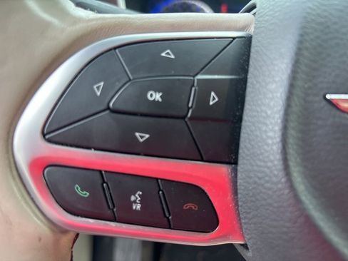 Used 2020 Chrysler Pacifica Limited FWD image 12