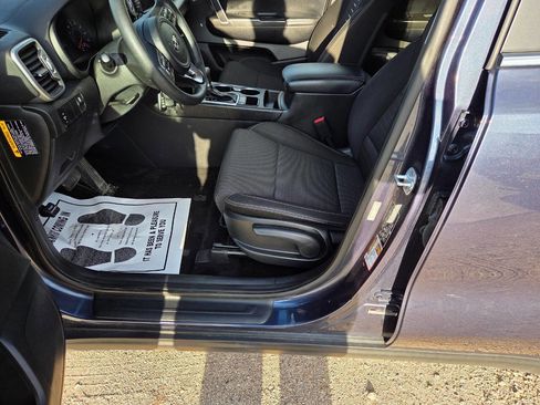 Used 2018 Kia Sportage LX image 9