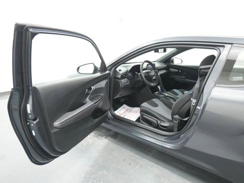 Used 2019 Hyundai Veloster 2.0 FWD image 17