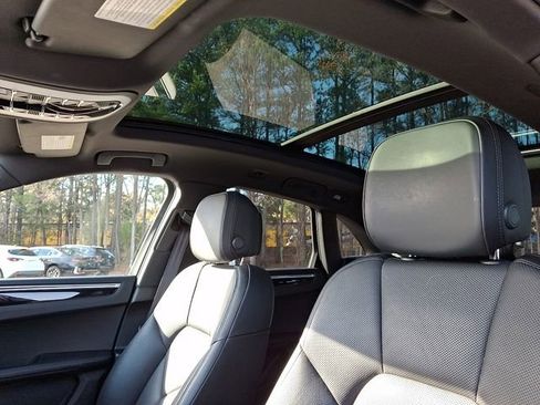 Used 2021 Porsche Macan S image 18