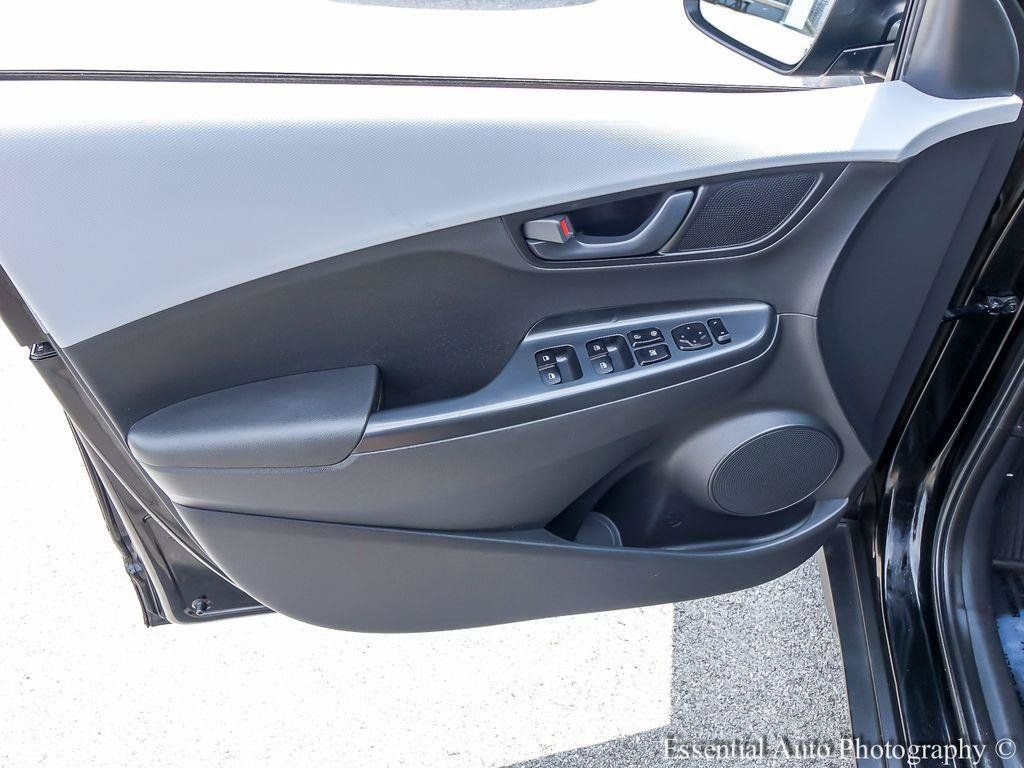 Used 2019 Hyundai Kona SEL AWD/4WD image 18