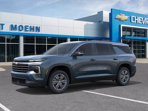 New 2026 Chevrolet Traverse LT image 2