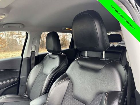 Used 2018 Jeep Compass Latitude w/ Cold Weather Group image 6