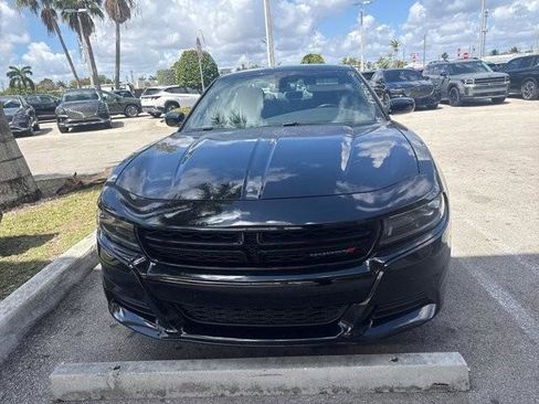 Used 2023 Dodge Charger SXT image 2
