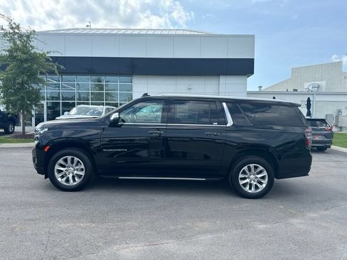 Used 2024 Chevrolet Suburban Premier AWD/4WD image 4