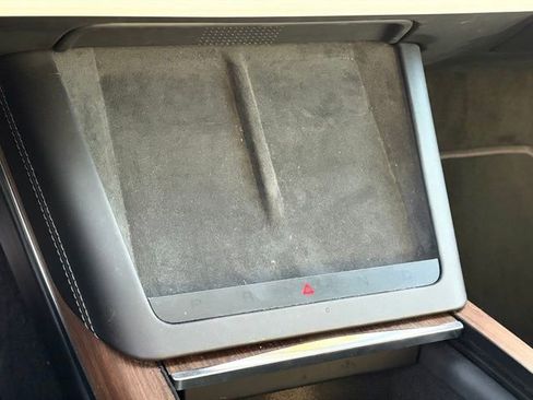 Used 2023 Tesla Model X image 21