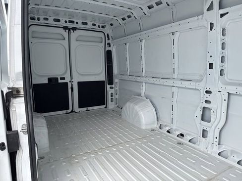 Used 2025 RAM ProMaster 3500 w/ Convenience Group image 20