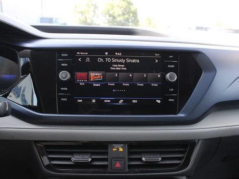 Used 2024 Volkswagen Taos SE AWD/4WD image 15