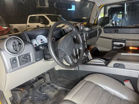 Used 2003 HUMMER H2 w/ Preferred Equipment Group AWD/4WD image 11