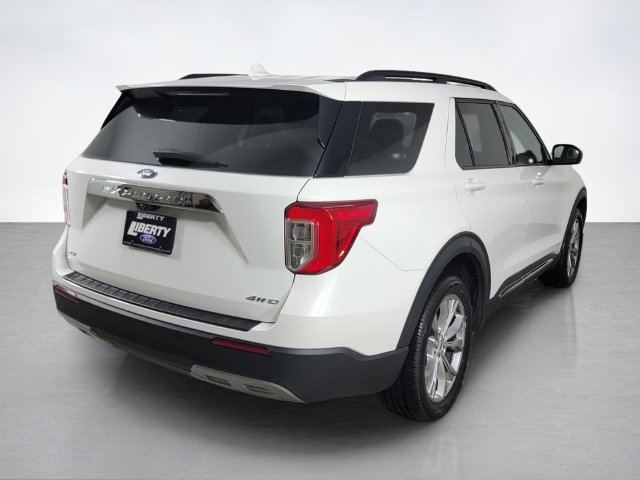 Used 2022 Ford Explorer XLT w/ Equipment Group 202A AWD/4WD image 3