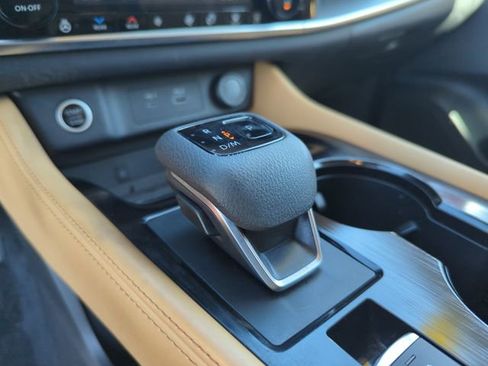 Certified 2021 Nissan Rogue Platinum image 41