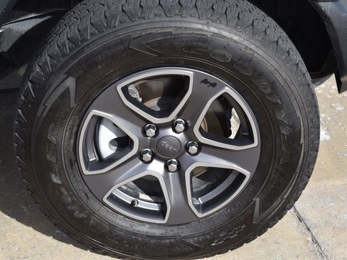 Used 2018 Jeep Wrangler Unlimited Sport S image 12