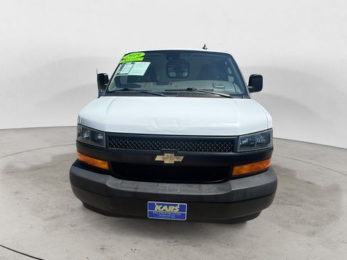 Used 2019 Chevrolet Express 2500 RWD image 2
