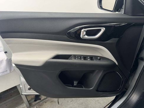 New 2026 Jeep Compass Limited image 25