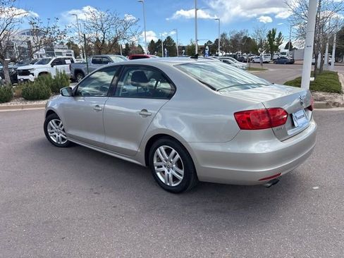 Used 2014 Volkswagen Jetta SE FWD image 4