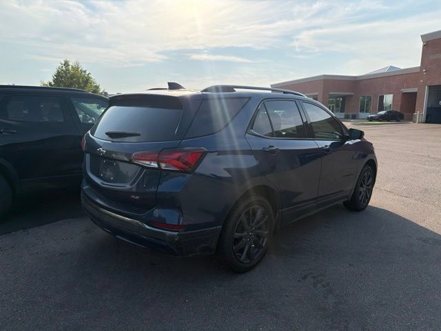 Used 2023 Chevrolet Equinox RS AWD/4WD image 3