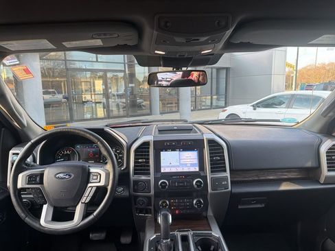 Used 2019 Ford F150 Lariat w/ Equipment Group 502A Luxury image 9