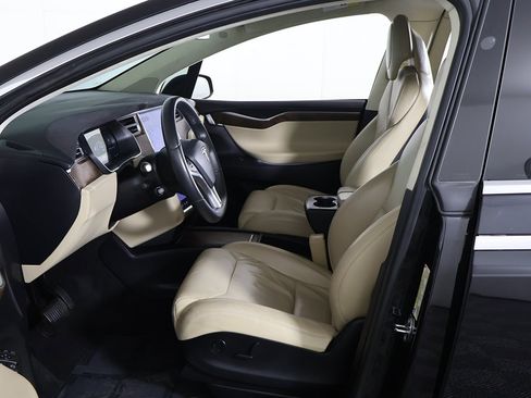 Used 2017 Tesla Model X 75D image 25