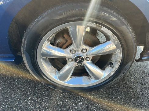 Used 2009 Ford Mustang GT Premium image 3