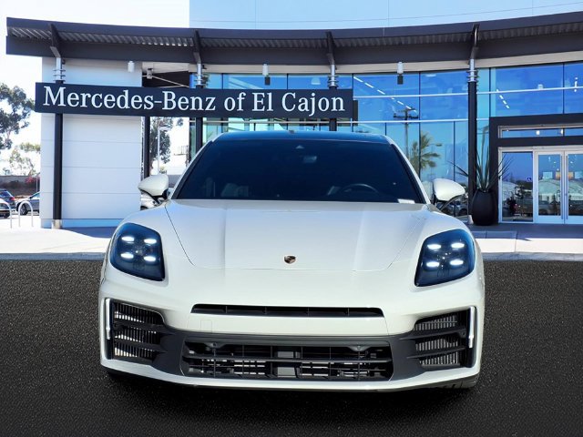 Used 2025 Porsche Panamera image 2