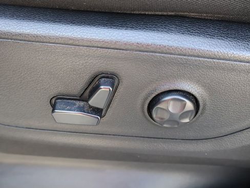 Used 2019 RAM 1500 Big Horn AWD/4WD image 32