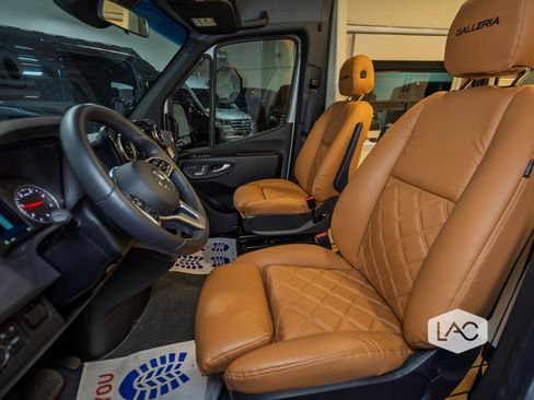 Used 2023 Mercedes-Benz Sprinter 3500 image 37