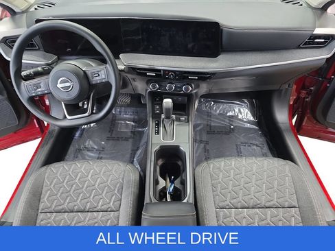 Used 2025 Nissan Kicks SV AWD/4WD image 36