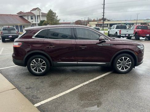 Used 2022 Lincoln Nautilus FWD w/ Premium Package image 7