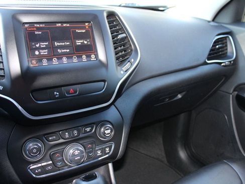 Used 2019 Jeep Cherokee Latitude Plus image 37