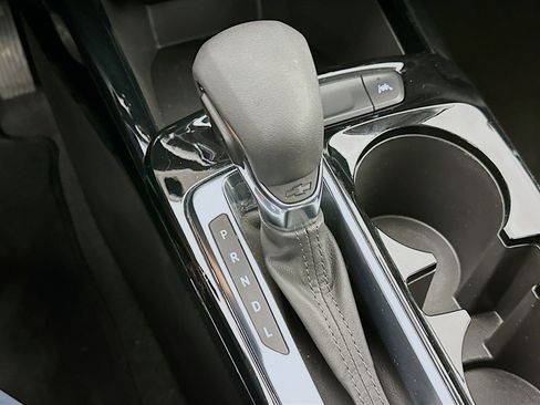 Used 2025 Chevrolet Trax LT image 22