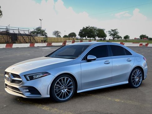 Used 2022 Mercedes-Benz A 220 4MATIC image 5