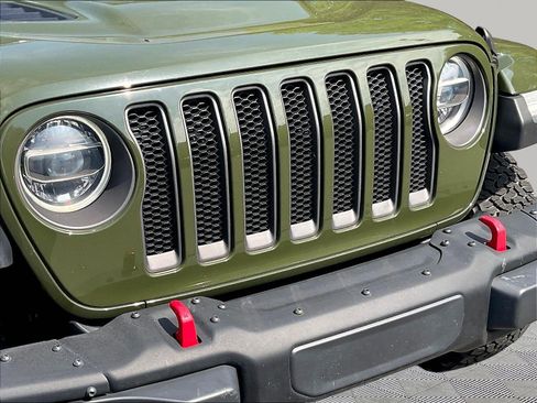 Used 2021 Jeep Wrangler Unlimited Rubicon w/ Dual Top Group AWD/4WD image 33