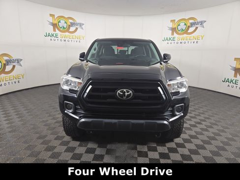 Used 2020 Toyota Tacoma SR AWD/4WD image 3