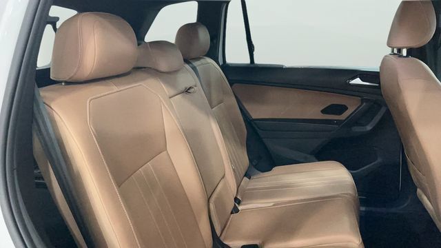 Certified 2024 Volkswagen Tiguan SE AWD/4WD image 16