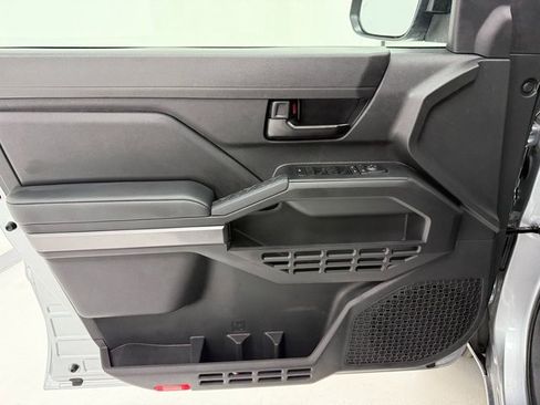 Used 2025 Toyota Tacoma SR5 image 28