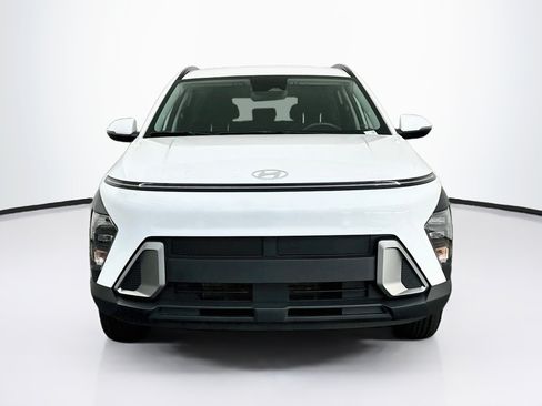 Used 2025 Hyundai Kona SEL AWD/4WD image 2