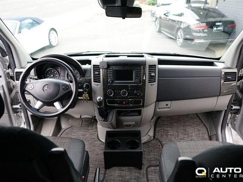 Used 2018 Mercedes-Benz Sprinter 2500 image 35