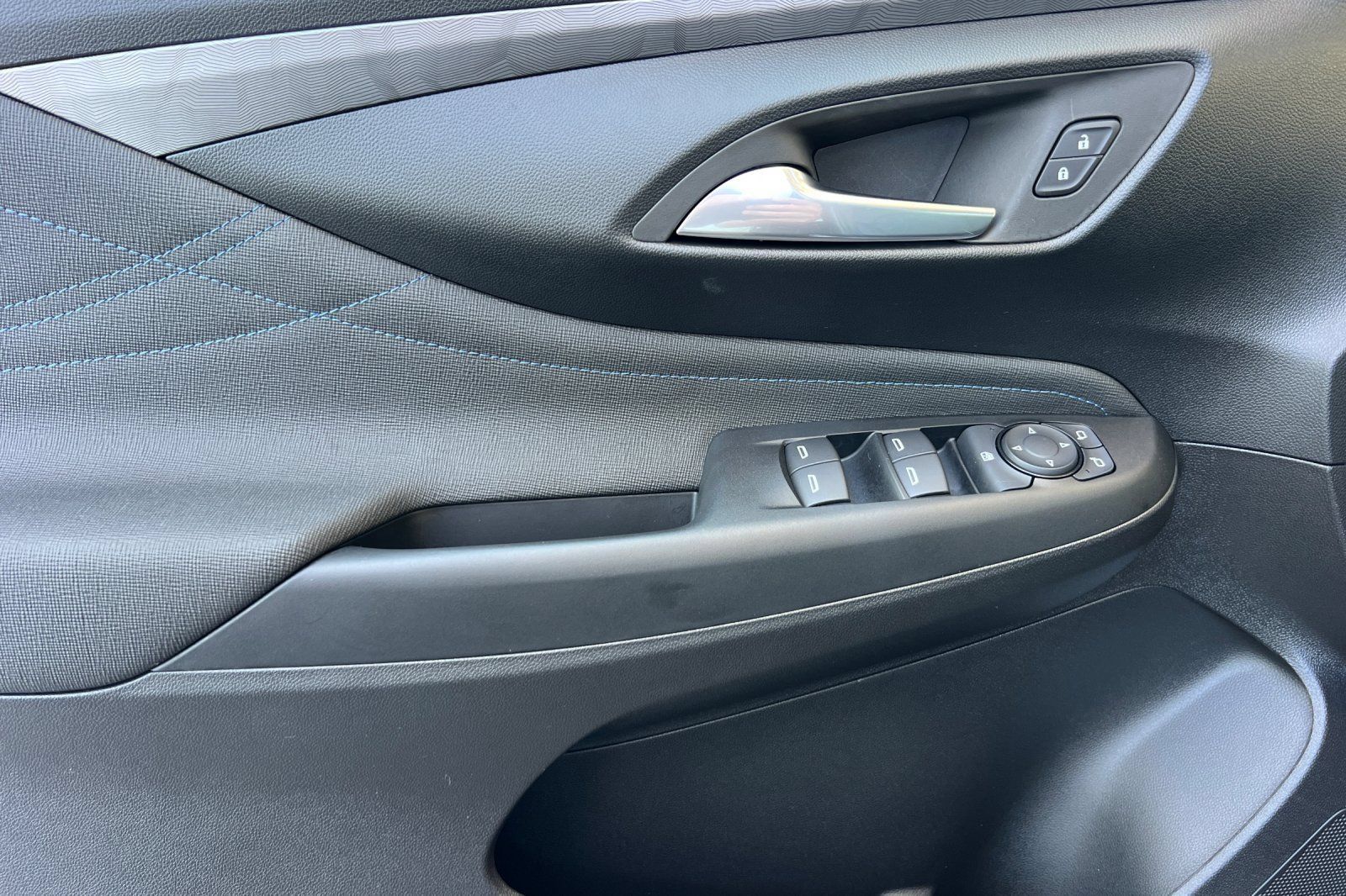 Used 2026 Buick Envista Sport Touring FWD image 9