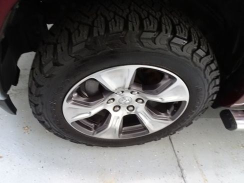 Used 2019 RAM 1500 Laramie AWD/4WD image 27